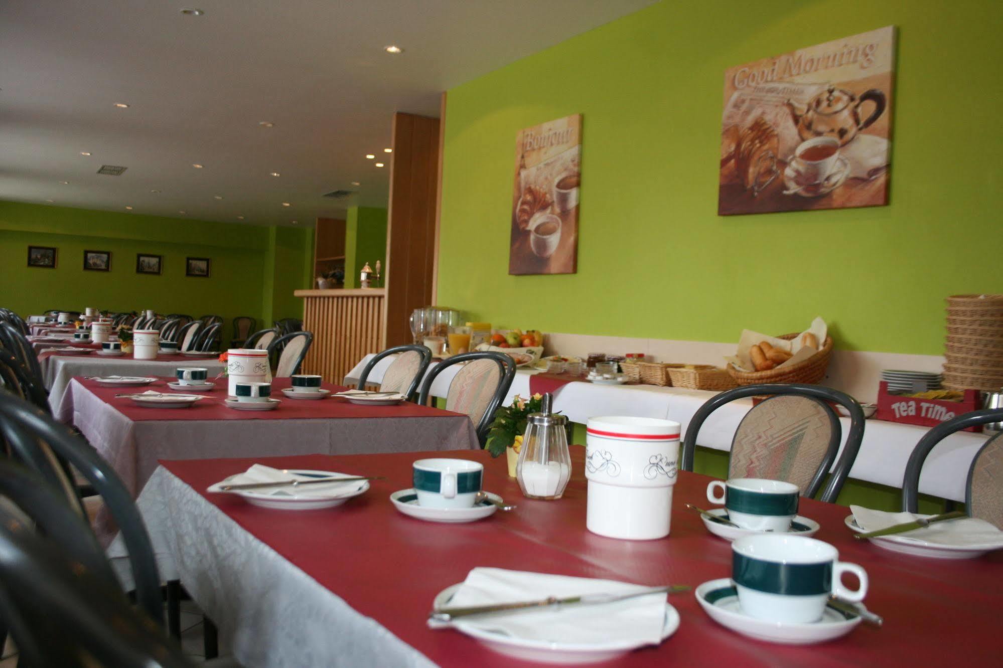 Hotel Restaurant Braas Esch-sur-Sûre Eksteriør bilde